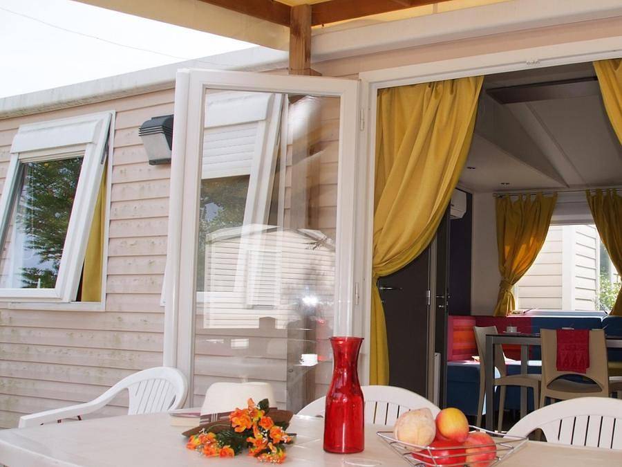 Camping Tikayan la Vallée du Paradis - Mobilheim 8 personen - Texas Standard. in Saint-Raphaël, Massif de l'Esterel