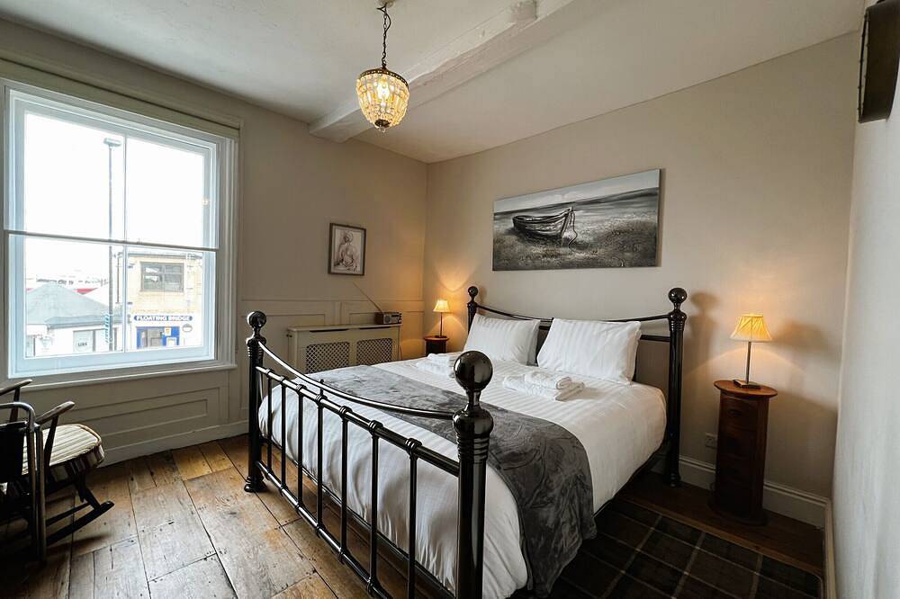 Bell Cottage in Cowes, Isle of Wight