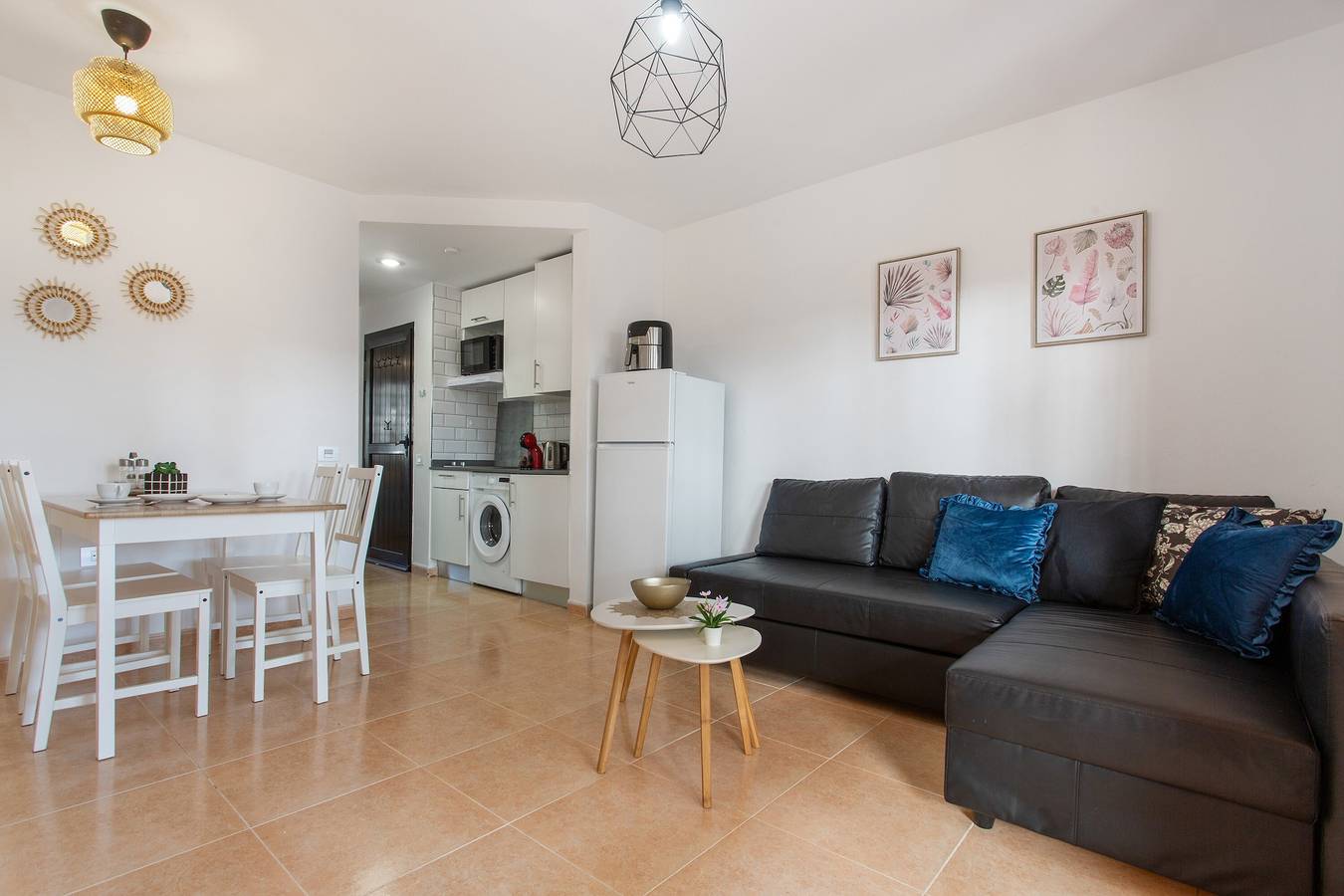 Ganze Wohnung, Apartment 'Coral Bliss' mit Gemeinschaftspool, privater Terrasse und Wlan in Corralejo, La Oliva