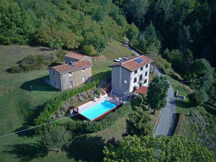 Agriturismo per 10 persone, con terrazza e giardino in Castiglione di Garfagnana