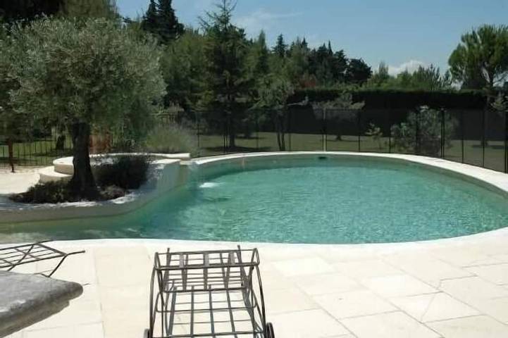 Gîte de provence jacuzzi in Velleron, Vaucluse