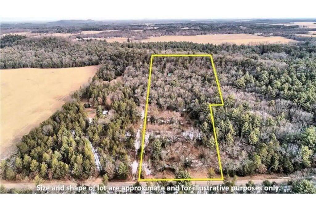 Private Log Cabin in 10 Acre Forest in Adams County (WI)