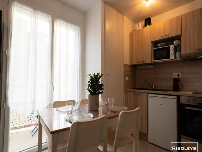 Gîte pour 5 personnes, avec balcon dans Plage de la Farinette - 3