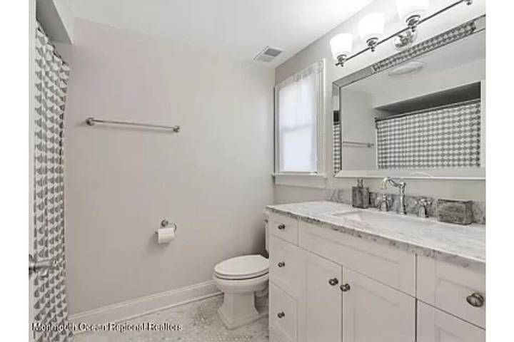 Vacation rental for 9 people, with balcony in Ocean Grove