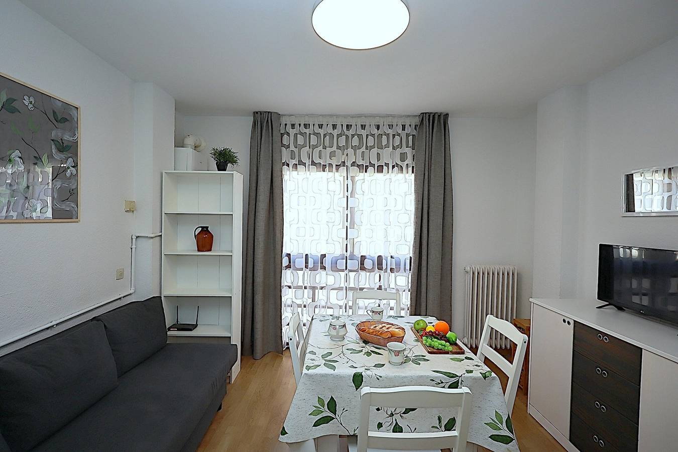 Entire apartment, Apartment Holanda, 100m from the beach. Wifi in Central Lloret de Mar, Lloret de Mar