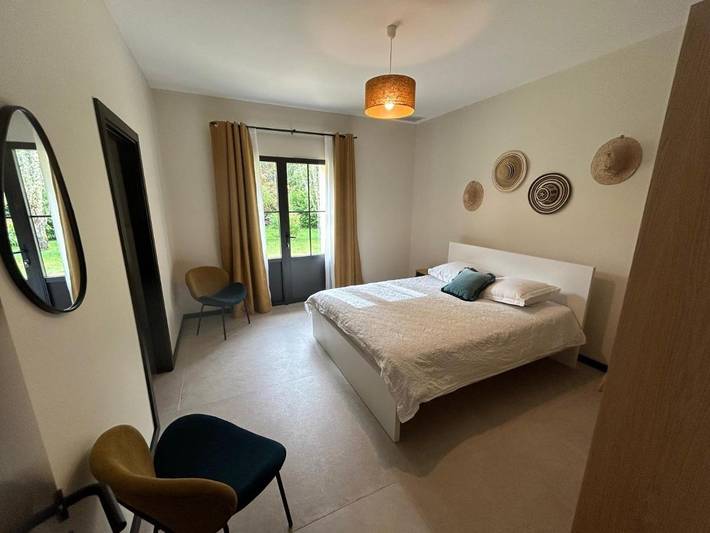 Location de vacances pour 8 personnes, avec jardin ainsi que vue et terrasse à Gaillan-en-Médoc - 3