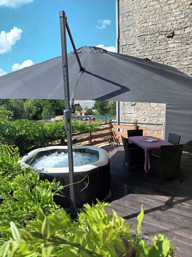 Location de vacances pour 4 personnes, avec jacuzzi et terrasse dans Tréveray