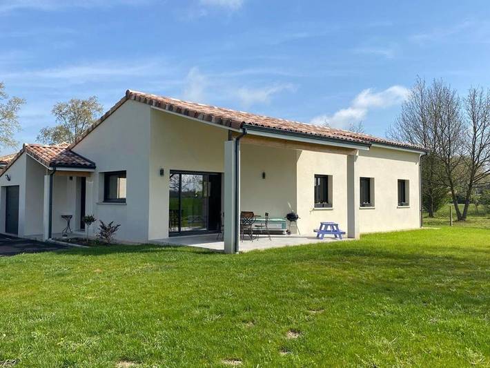 Location de vacances pour 6 personnes, avec vue ainsi que jardin et terrasse à Montech - 4