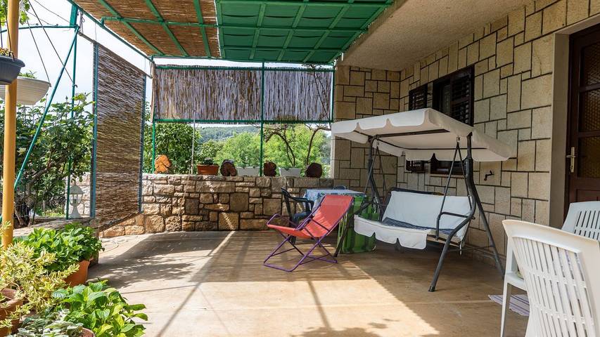 Apartament wakacyjny dla 5 osób, z taras w Sumartin