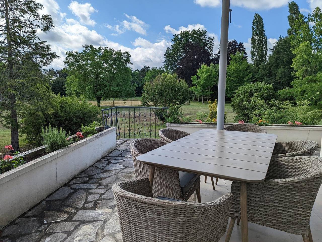 Gîte voor 6 personen met terras in Agris, Charente