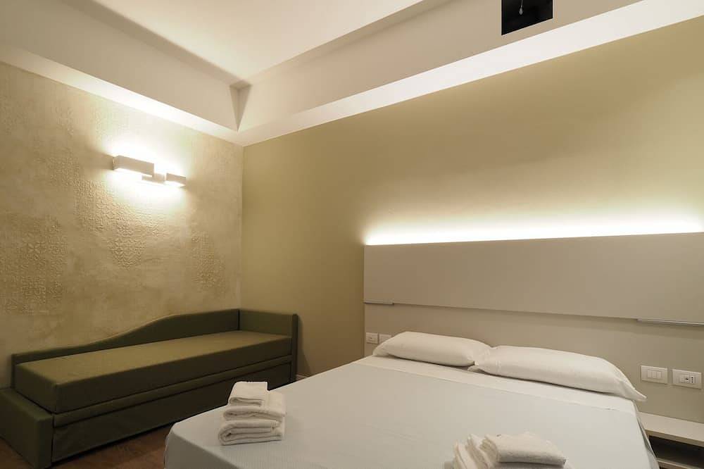 Relais Dogana - Room 3 in Moniga del Garda, Gardasee-Berge
