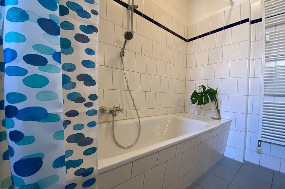Ganze Wohnung, Exzellent gelegene 2-Zimmer-Wohnung mit Balkon und Highspeed-Internet in Mitte in Mitte Berlin, Berlin