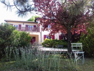Location de vacances pour 2 personnes, avec jardin à Coubon