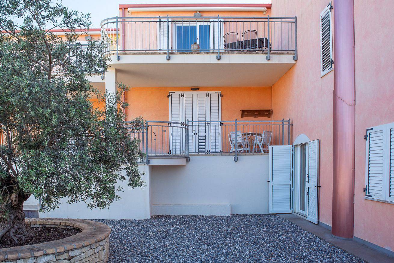 Villa für 2 Personen mit Balkon/Terrasse in Sant'Anna Arresi, Carbonia-Iglesias Provinz