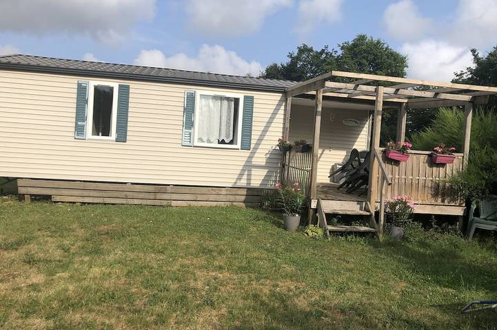 Mobil home pour 6 personnes, avec terrasse à Le Girouard