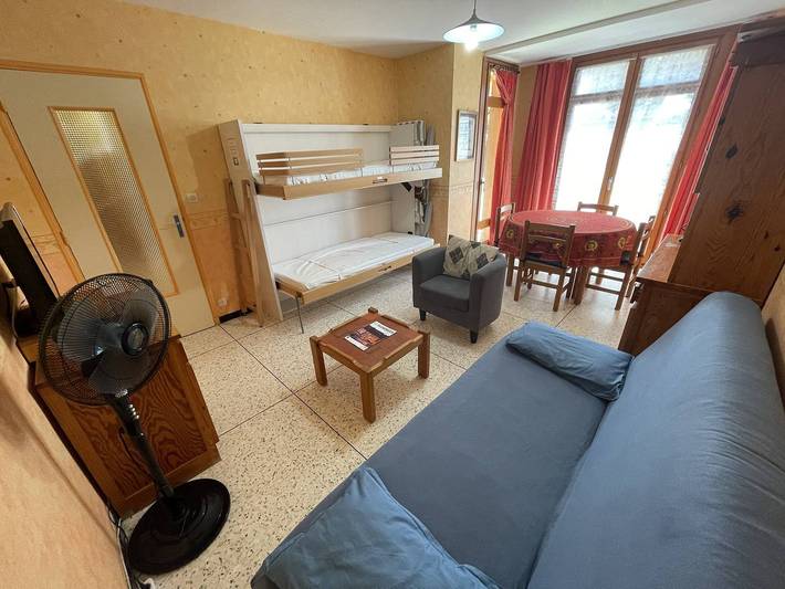 Apartamento vacacional entero, Vista al mar, playa de frente, todo a pie. in Saint-Mandrier-sur-Mer, Costa mediterránea (Francia)