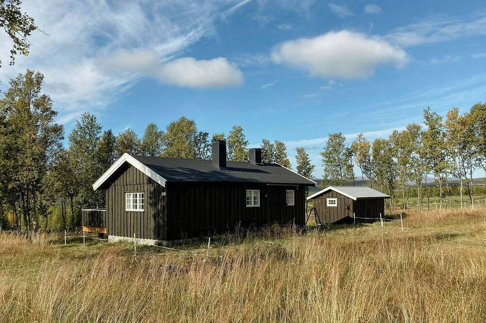 Einfache Berghütte in einem aktiven Almdorf bei Vinstra in Jotunheimen