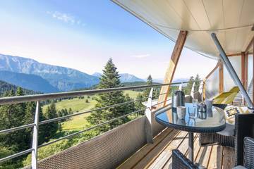 Appartement de vacances pour 10 personnes, avec balcon ainsi que piscine et jacuzzi dans l' Isère