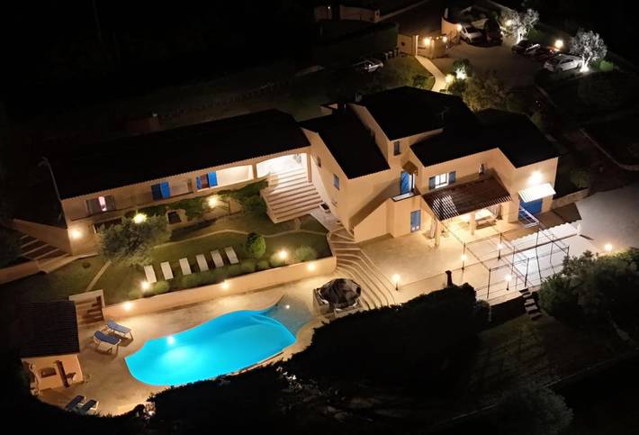 Chambre d’hôte pour 3 personnes, avec vue ainsi que jardin et piscine à Draguignan - 2