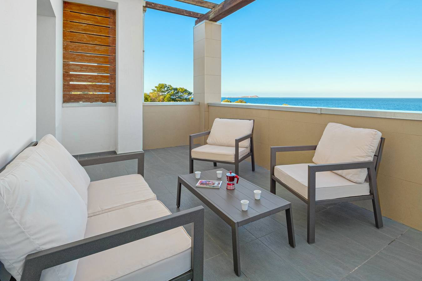 Appartamento intero, Appartamento luminoso "Villa Marconi 9" con vista mare e terrazza privata in Golfo Aranci, Costa Smeralda