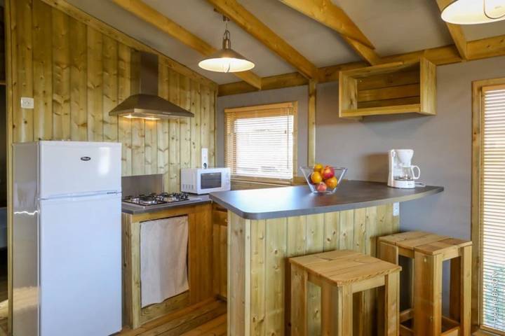 Mobil home pour 4 personnes, avec bassin pour enfant dans Plage De Treherve - 4