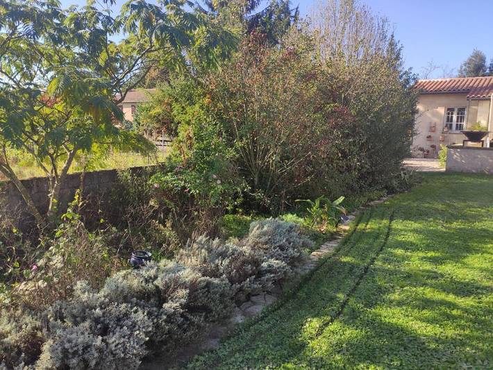 Location de vacances pour 2 personnes, avec jardin et terrasse à Ambarès-et-Lagrave - 2