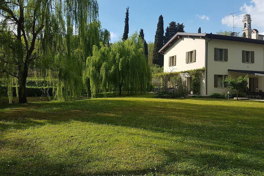 Ganze Wohnung, Nest offene Studio auf zwei Ebenen in Monzambano, Mantua Provinz