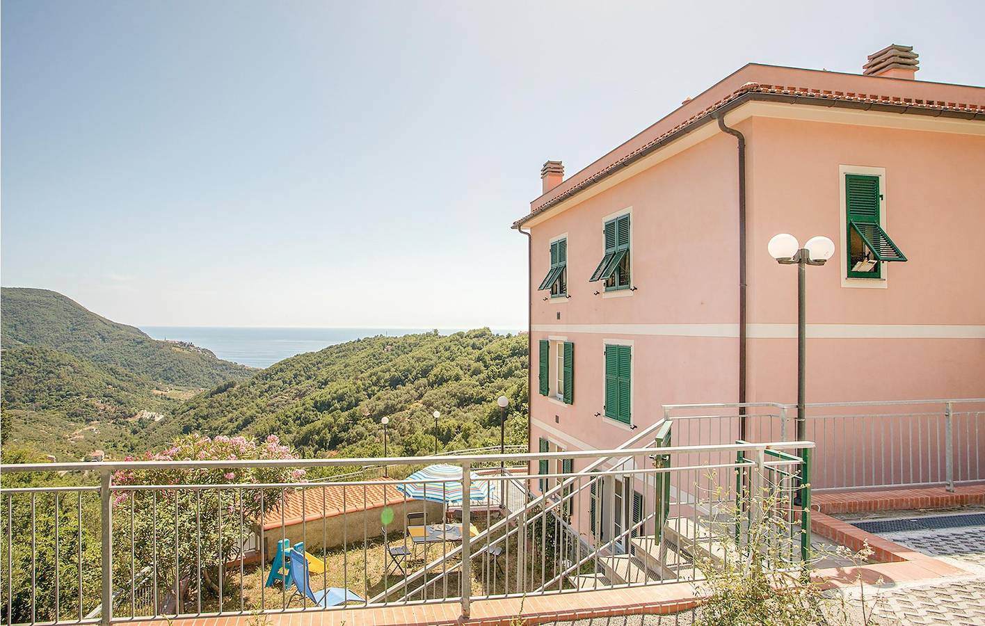 Ganze Ferienwohnung, Gemütliche Wohnung mit Parkplatz und Internet, in der Nähe von Moneglia in Moneglia, Riviera di Levante