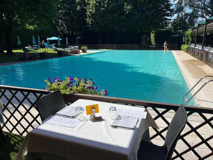 Appartamento, con Terrazza e Giardino nonché Piscina a Brugherio