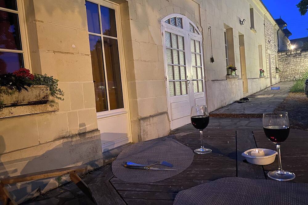 Entire apartment, Enjoyable 2-bedroom apartment in Benais in Benais, Loire Valley