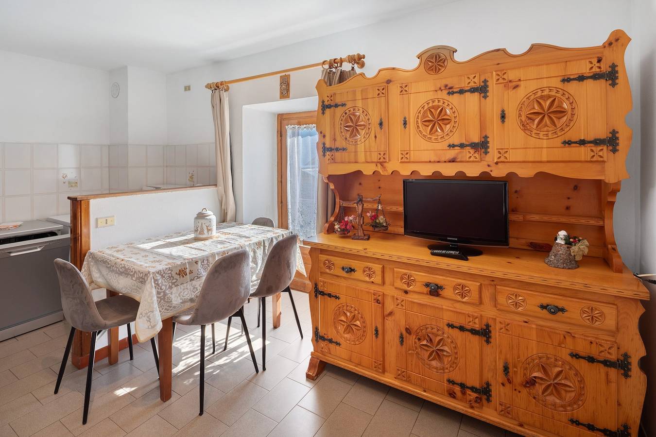 Ganze Wohnung, Ferienwohnung 'Michela' mit Bergblick und Balkon in Livigno, Nationalpark Stilfser Joch