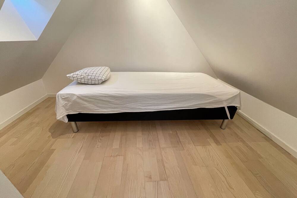 Ganze Wohnung, Cozy and Spacious Apartment closed  to public Transport and shopping. in Kopenhagen, Hovedstaden