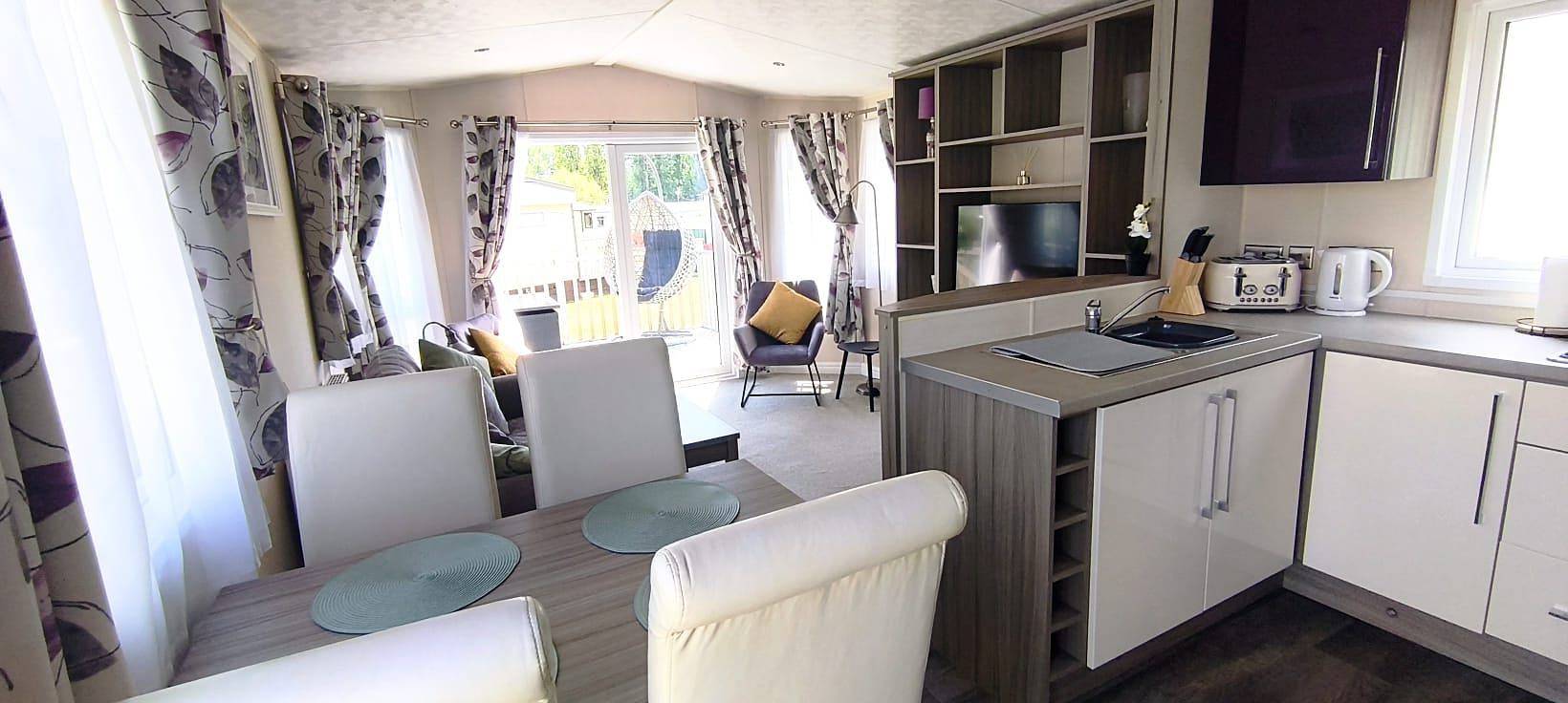 Static Caravan 2 Bed Sleeps 6 Dog Friendly in Northampton, Northamptonshire