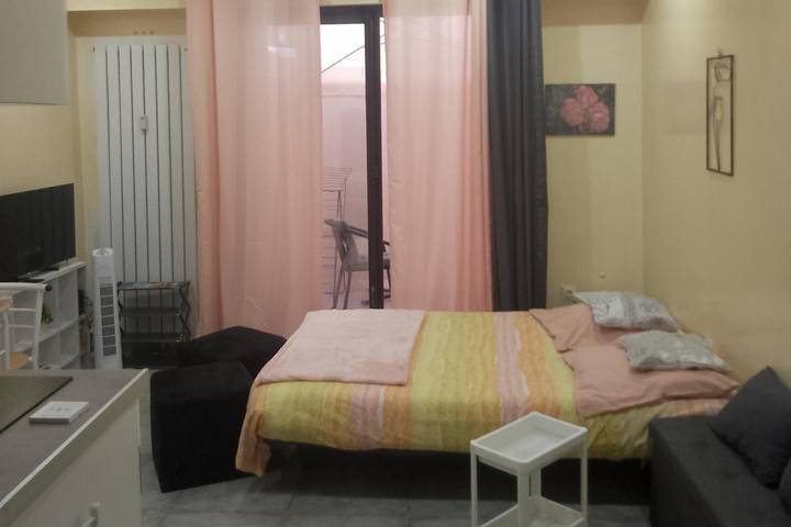 Ferieleilighet for 2 personer, med terrasse, dyr tillatt i Cannes