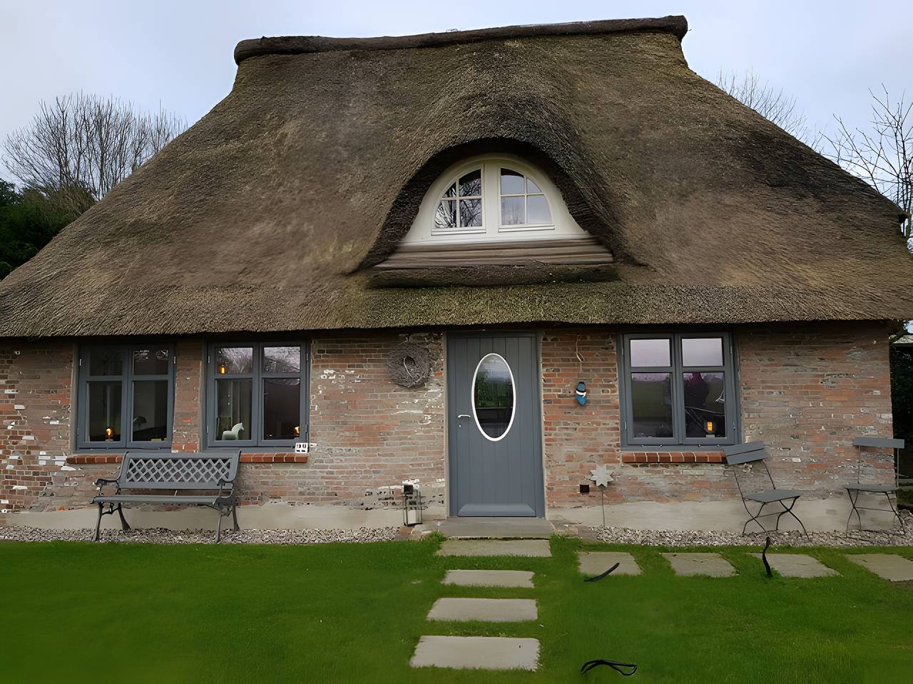 Ferienhaus 'Schäferhaus' mit privater Terrasse, Gemeinschaftsgarten und Wlan in Hemme, Flusslandschaft Eider Region