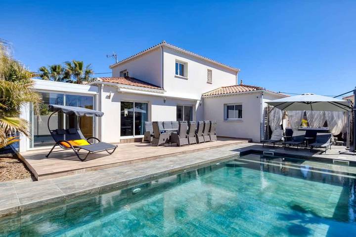 Villa pour 10 personnes, avec Jacuzzi ainsi que Jardin et Piscine à Agde