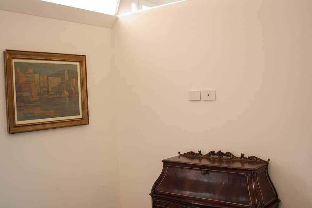 Entire apartment, House of Count Maximilian Roero. Magnificent appart in the heart of the Old Town in Cuneo, Cuneo Province
