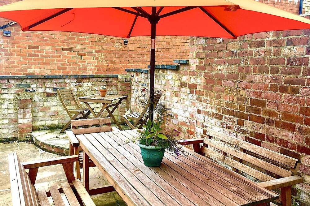 Cotswold Place - Central, historic and beautiful 2/3 terraced house in Cirencester, Gloucestershire