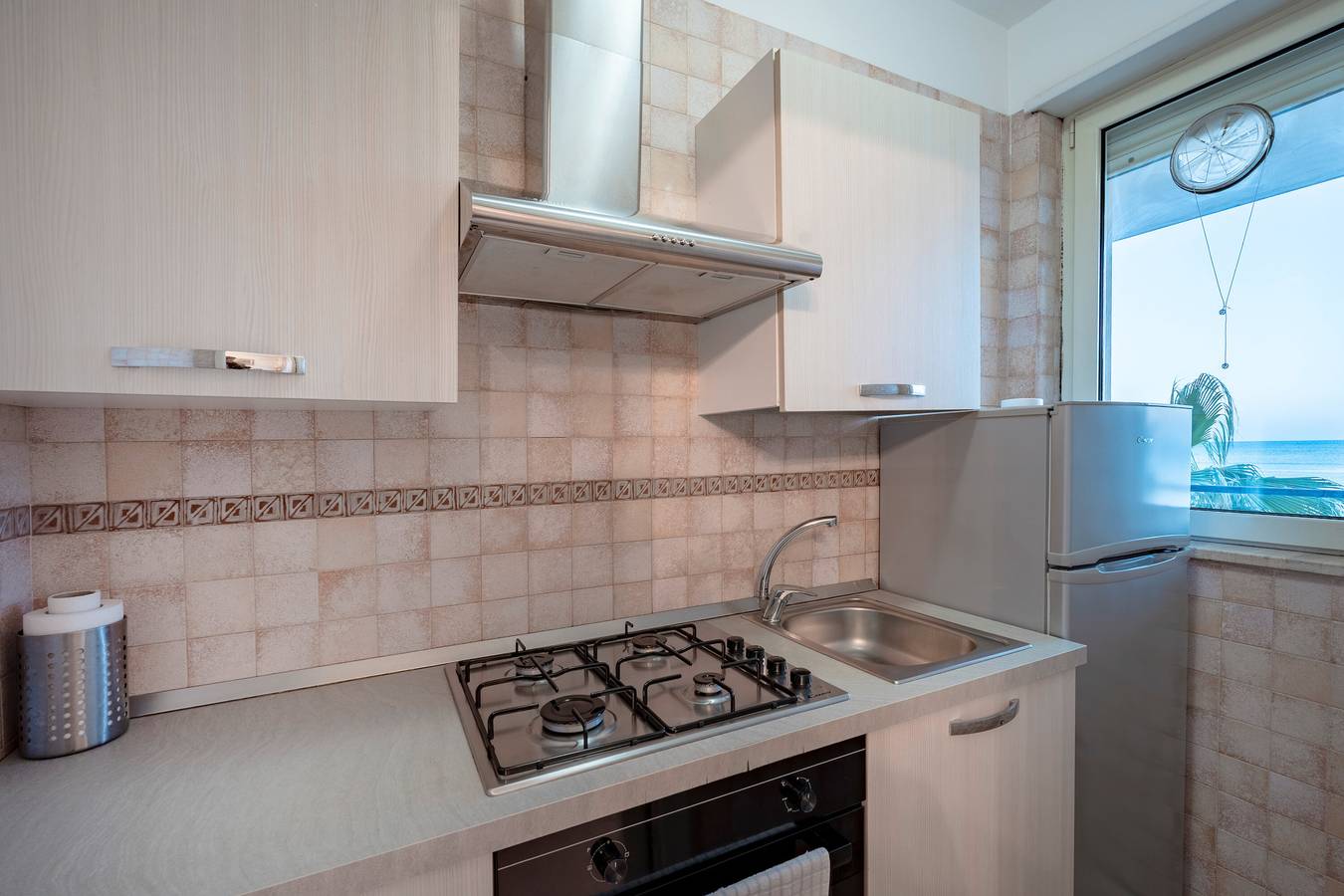 Ganze Wohnung, Apartment 'Rosato 14 – Balkon mit Meerblick' mit Meerblick, Wlan und Klimaanlage in Bari, Bari Provinz