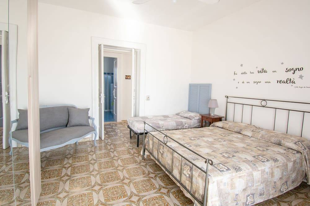 Villa Salina Monaci, Fronte Spiaggia in Specchiarica, Manduria