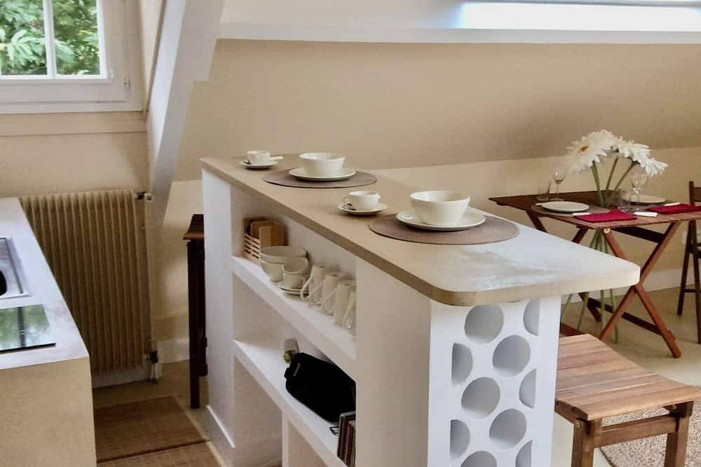 Apartamento entero, Nice Studio in Vaucresson division Thery in Vaucresson, Altos del Sena