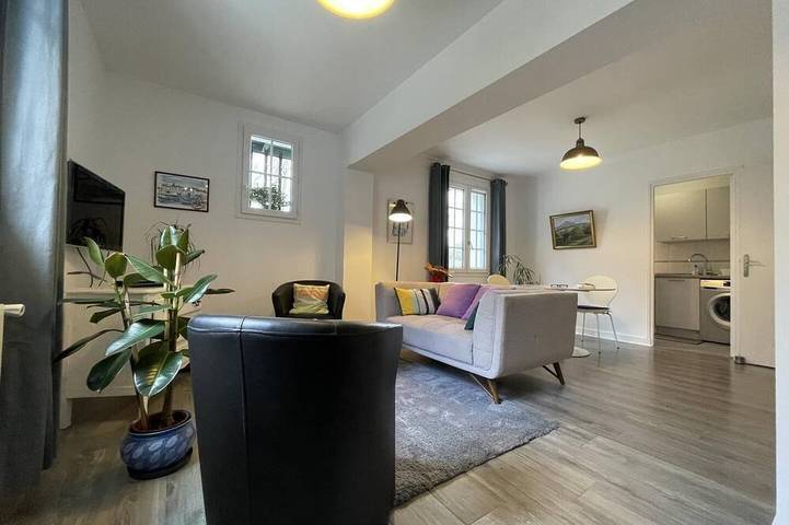 Location de vacances pour 2 personnes, avec terrasse et balcon/terrasse dans Le Train de La Rhune