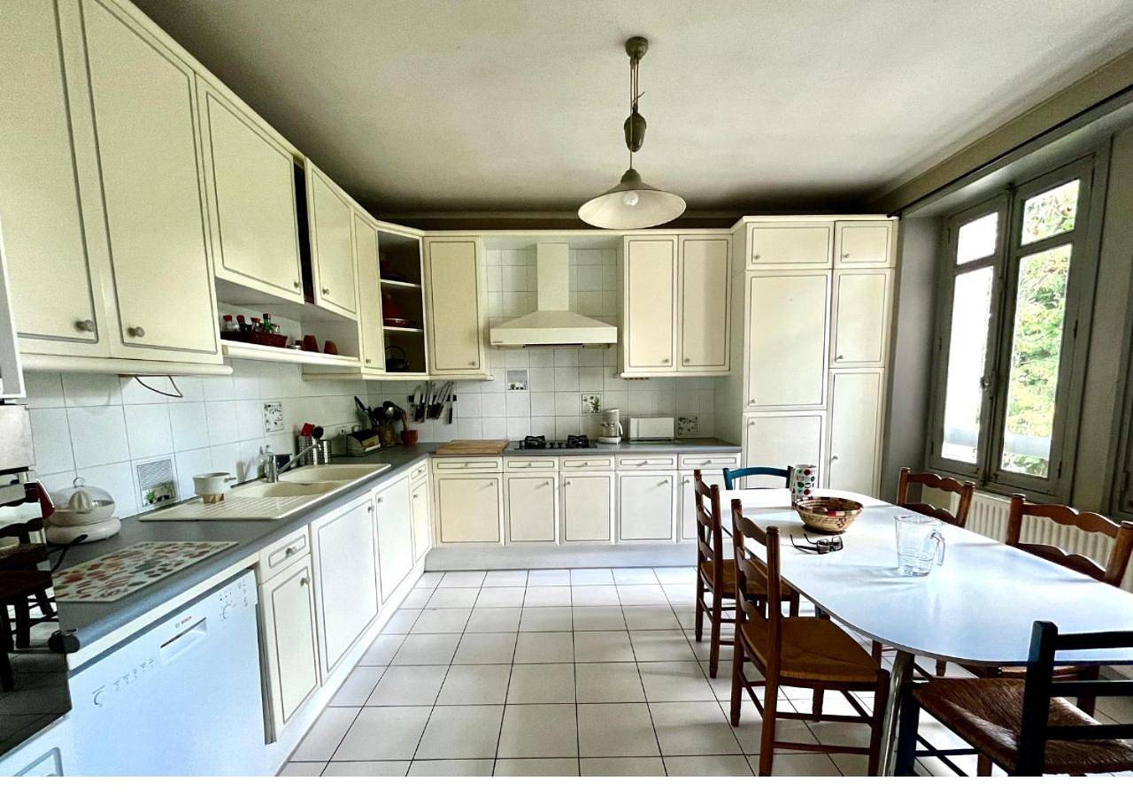 Five-Bedroom House in Saint-Sébastien-sur-Loire, Région de Nantes