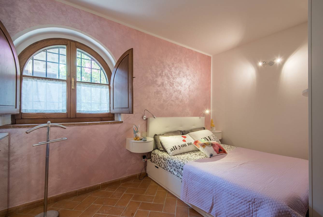 Appartamento intero, Appartamento 'Fortilizio Di Campiglia Il Pero' con piscina e terrazza condivisa  in Rapolano Terme, Chianti