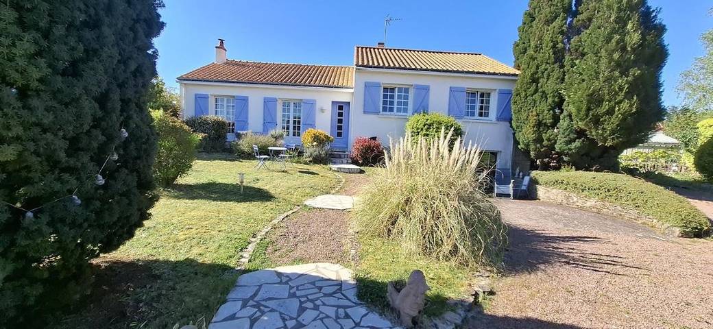 Location de vacances pour 2 personnes, avec terrasse ainsi que jardin et vue dans Machecoul-Saint-Même - 3