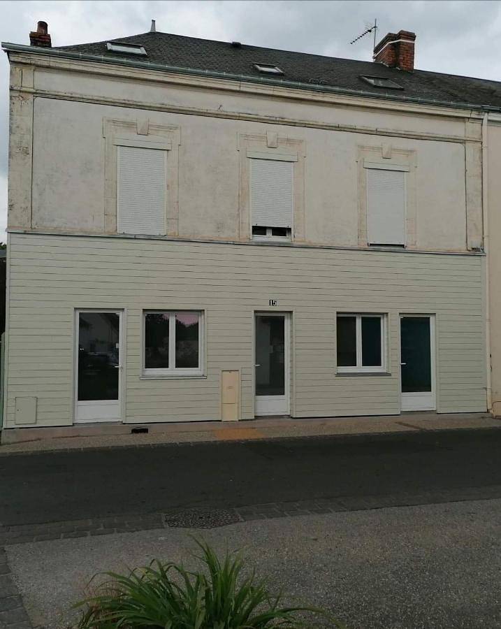 Appartement entier, One-Bedroom Apartment in Noyant, Vallée de la Loire