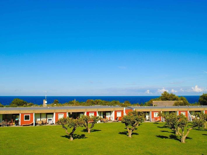 Ferieudlejning for 6 personer, med Terrasse og Pool i Allinge-Sandvig