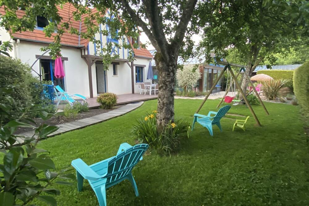Maison de vacances avec piscine interieure chauffée et sauna privé in Vire Normandie, Région de Vire