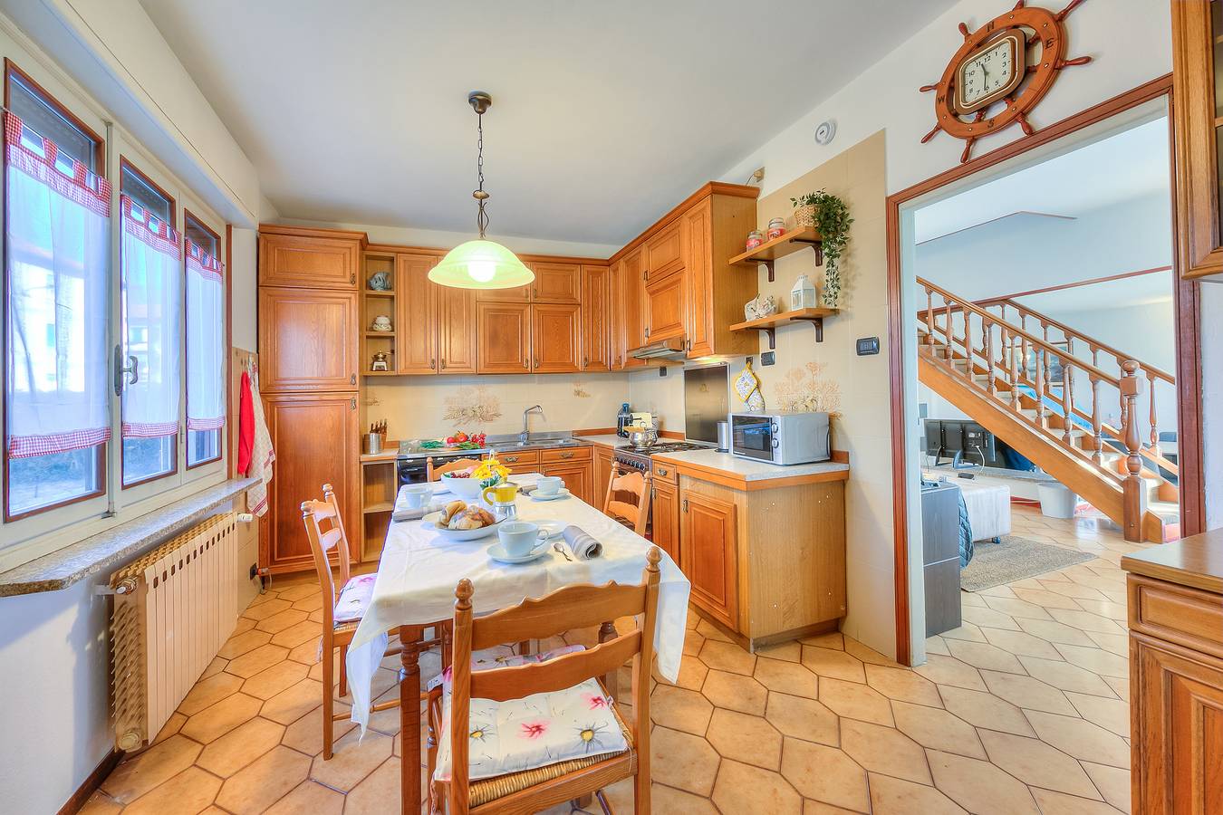 Cedar House Villa in Angera - Garden& Bbq in Angera, Comune di Angera