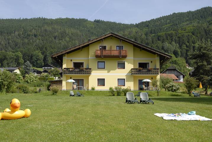 Ferienwohnung für 3 Personen, mit Balkon und Garten sowie Seeblick in Ossiach